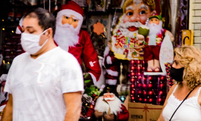 Especialista alerta para alto risco de contágio pela Covid-19 em festas de fim de ano