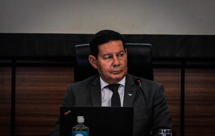 Mourão diz que nenhum país comprou CoronaVac