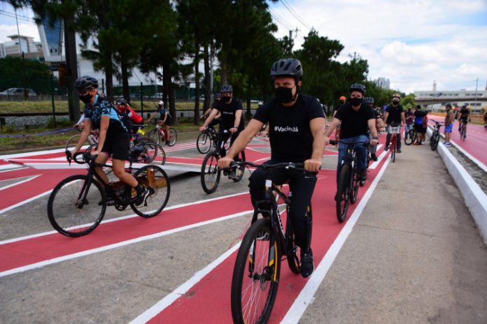 Doria inaugura revitalização da ciclovia do novo Rio Pinheiros