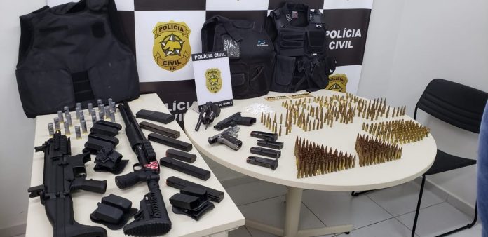 Polícia Civil apreende submetralhadora, pistolas e munição de fuzil em Natal