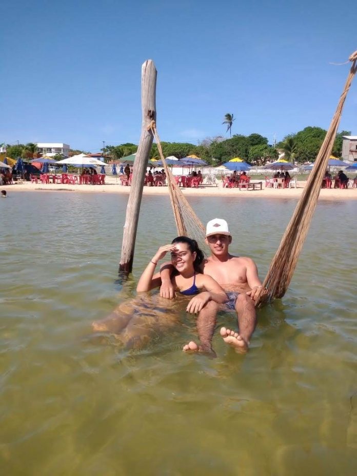 Morre motociclista colombiano que foi arremessado após colidir com carro em cruzamento em Natal