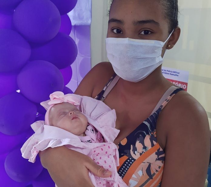 Mulher doa 80 litros de leite materno em três meses, na PB: ‘Amor transbordando’