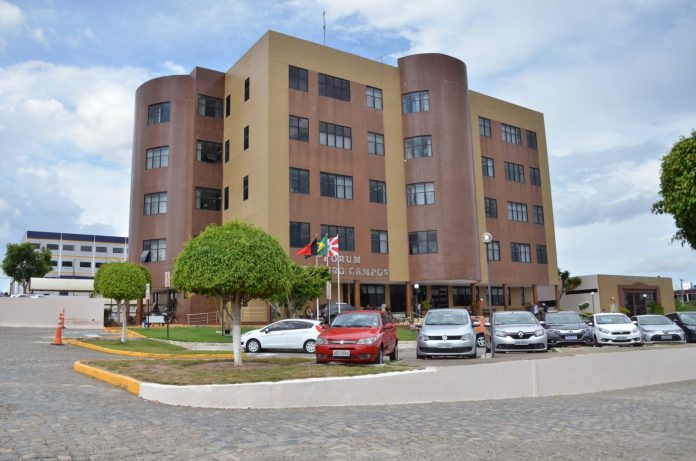 Justiça suspende decreto e mantém limite de horário em bares e restaurantes de Campina Grande