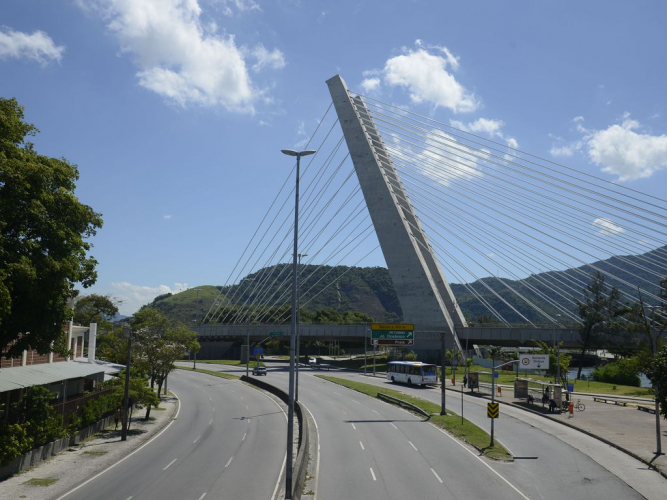 Quem lucra com o isolamento social na pandemia da Covid-19