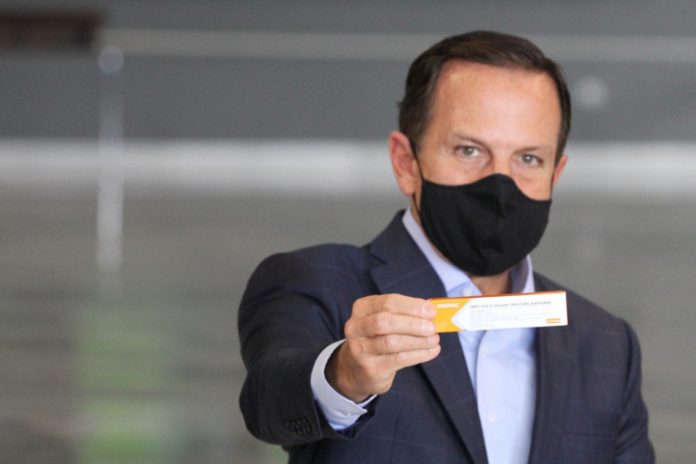 Em reunião tensa, Doria e Pazuello discutem sobre vacina