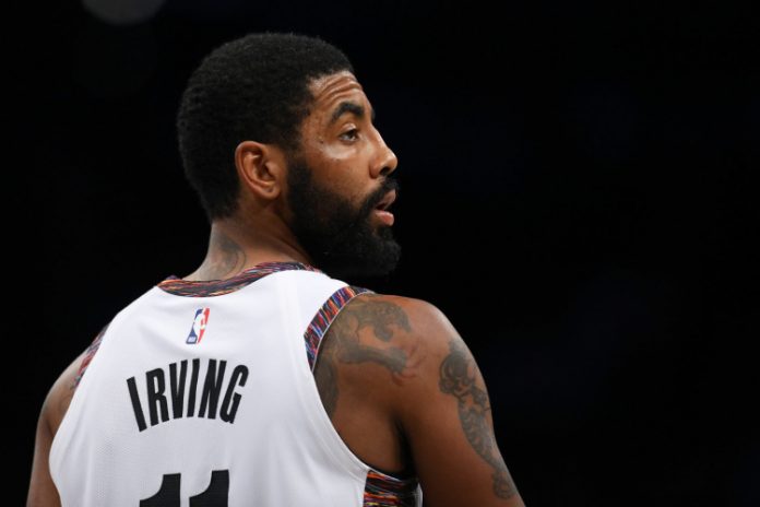 Kyrie Irving é multado pela NBA em R$ 126 mil por não conceder entrevistas