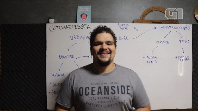 Lá Vem o Enem 2020: professor de geografia dá aula sobre urbanização