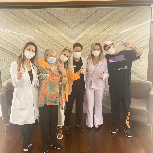 Curados da Covid-19, Leonardo e família celebram alta: ‘Só motivos para agradecer’