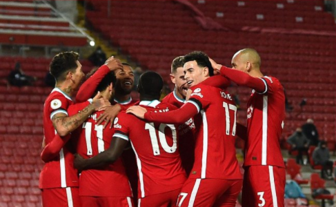 Firmino marca no fim e Liverpool tira liderança do Tottenham no Campeonato Inglês