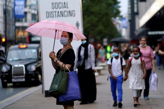 Cientista de Oxford diz que variante do coronavírus pode estar em vários países