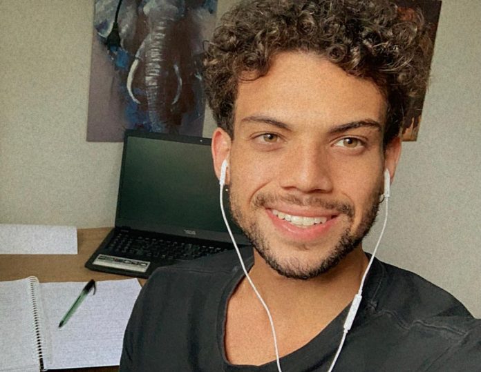 Autor de redação nota mil no Lá Vem o Enem fala sobre dedicação: ‘Eu quis e lutei até conseguir’