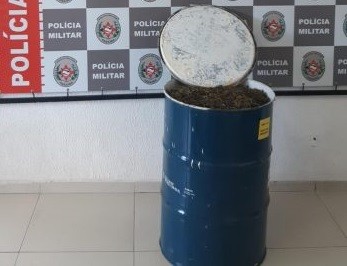 Cerca de 60 kg de maconha são apreendidos dentro de tambor, em João Pessoa