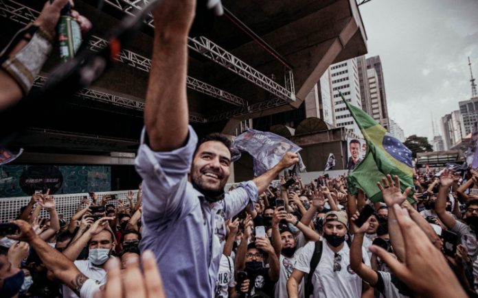 ‘A gente têm ricos culposos’, diz Arthur do Val sobre apoio de jovens a Guilherme Boulos