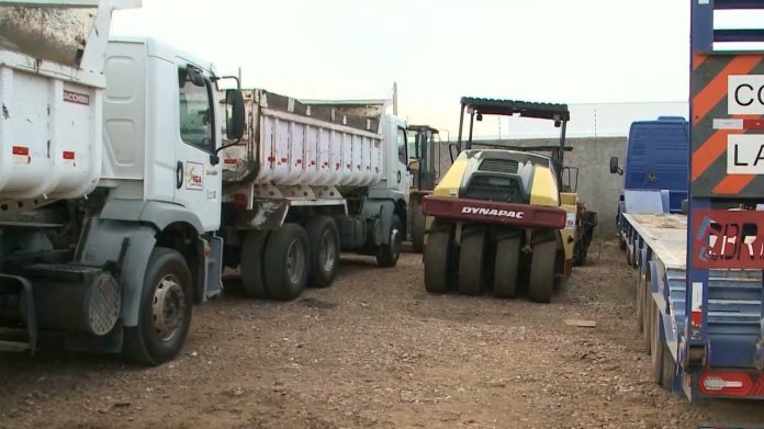 Suspeitos roubam máquina usada para pavimentar rua, em Sousa, PB