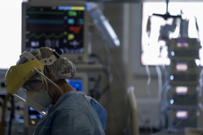 Ocupação de UTI para Covid-19 em hospitais privados de SP chega a 84%