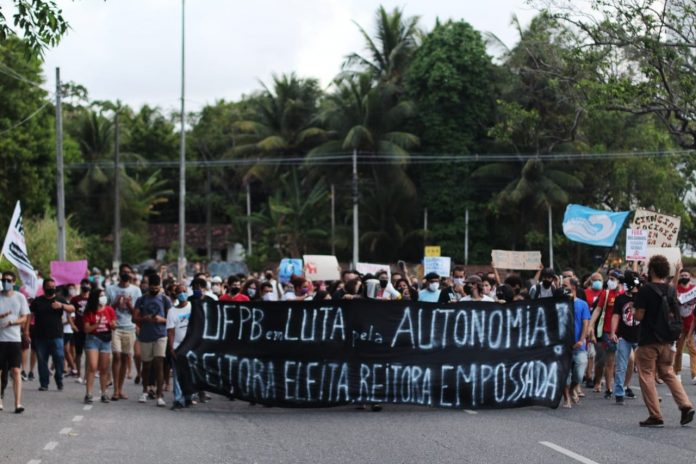 Ocupação em protesto contra nomeação de reitor da UFPB completa um mês