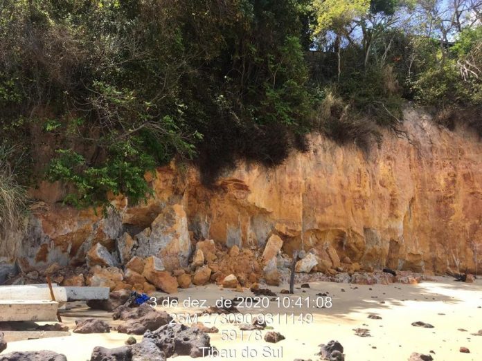 Parte da falésia de Pipa volta a desabar; trecho segue interditado