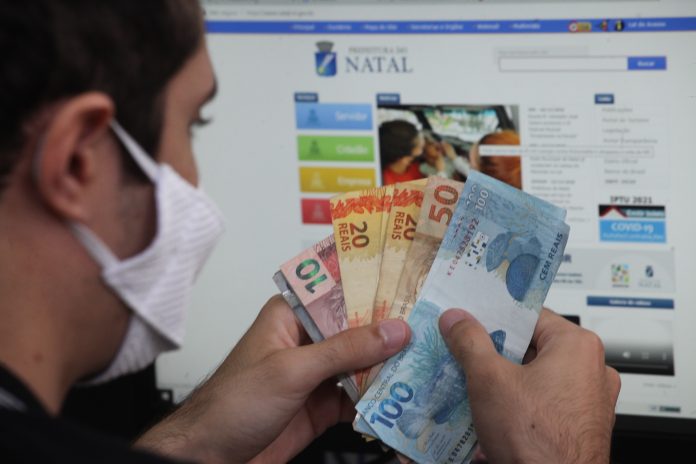 Prefeitura de Natal realiza pagamento de 13º salário nesta quinta-feira (17)