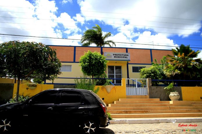 Justiça mantém prefeito reeleito de Camalaú, PB, Sandro Môco, afastado do cargo