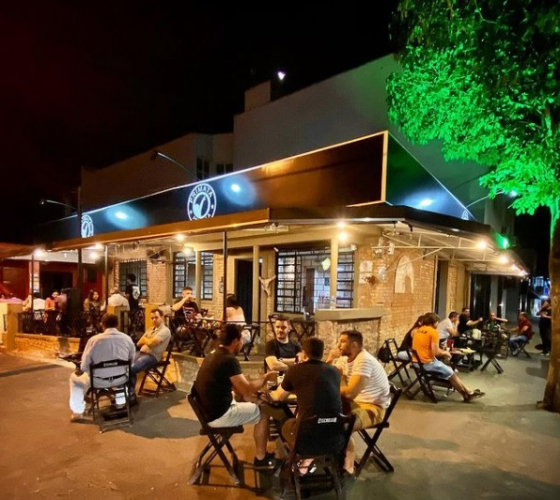 Procon multa bar por apologia ao crime ao fazer ‘piadas’ com uso de máscaras e morte de Isabela Nardoni