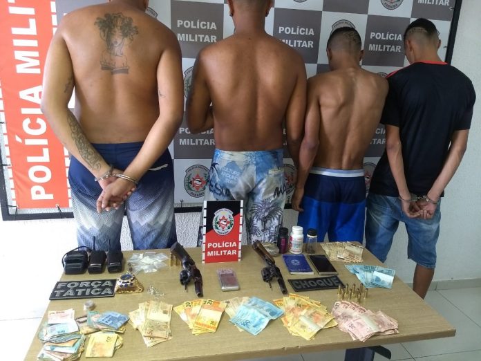 Quatro homens são presos suspeitos de tráfico de drogas em João Pessoa