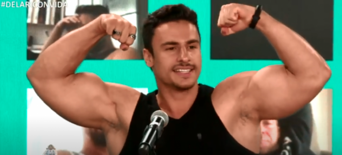 ‘Até Bolsonaro se rendeu ao jogo político’, diz influencer Super Xandão