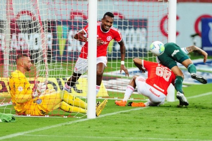 Internacional bate o Palmeiras na despedida de D’Alessandro e sobe para o G4