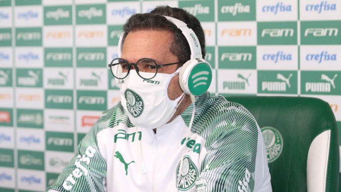 Quadro de Luxemburgo é estável, mas técnico não tem previsão de alta, diz boletim