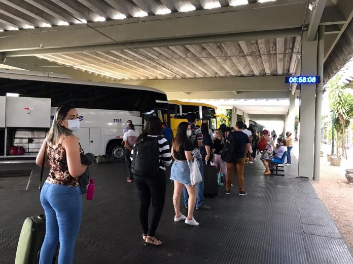 Lei que garante meia-passagem no transporte rodoviário intermunicipal a estudantes é regulamentada no RN