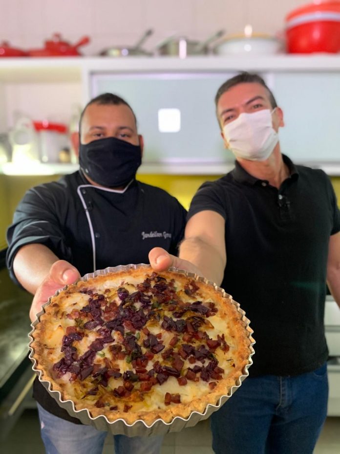 Veja como fazer uma quiche de bacalhau com linguiça paio no Chef JPB