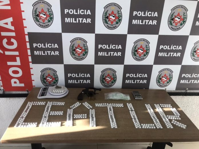 Pelo menos 570 comprimidos são apreendidos pela PM, em João Pessoa