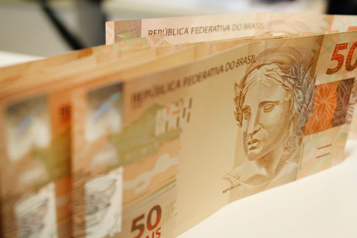 MPC pede que cinco municípios da PB suspendam aumentos de salários de prefeitos e vereadores