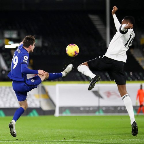 Sem brilho, Chelsea vence com dificuldades o Fulham pelo Inglês