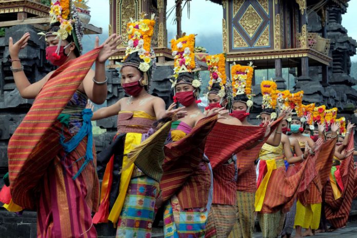 Com número alto de novos casos, mundo chega a 86,4 milhões de infectados pela Covid-19