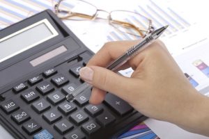 Saiba como se planejar para as conhecidas contas de início de ano