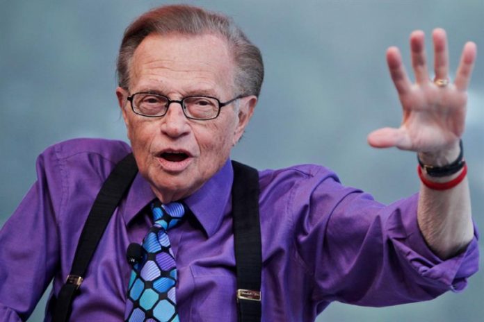 Apresentador Larry King morre aos 87 anos, vítima de complicações da Covid-19