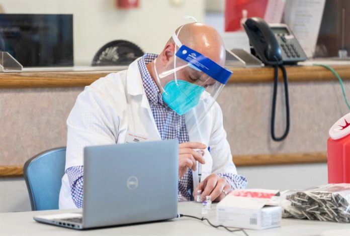 Estados Unidos registram recorde mundial de mortes por Covid-19 em 24h