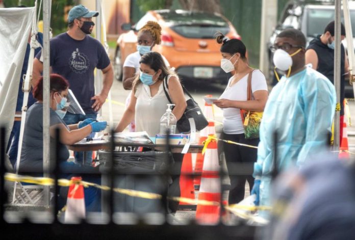 Mundo registrou 9.921 mortes por Covid-19 no primeiro dia de 2021, diz OMS
