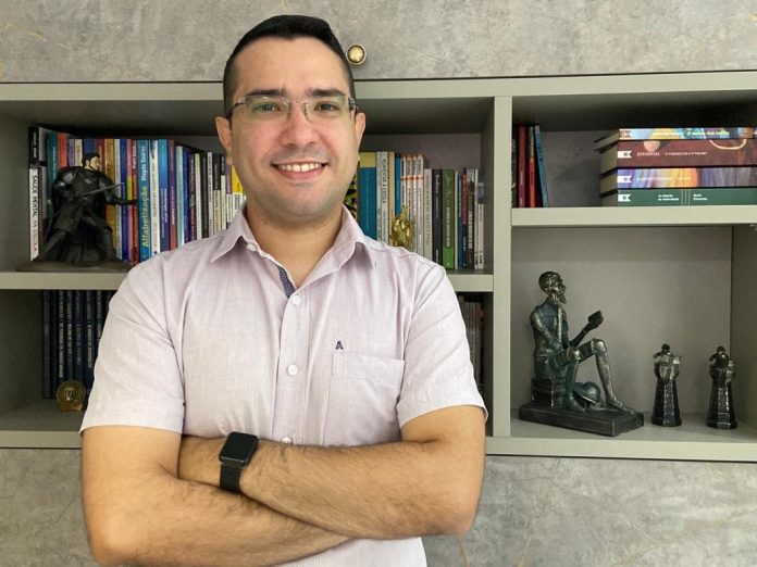 Professor de português orienta sobre interpretação textual e alerta para distratores no Enem