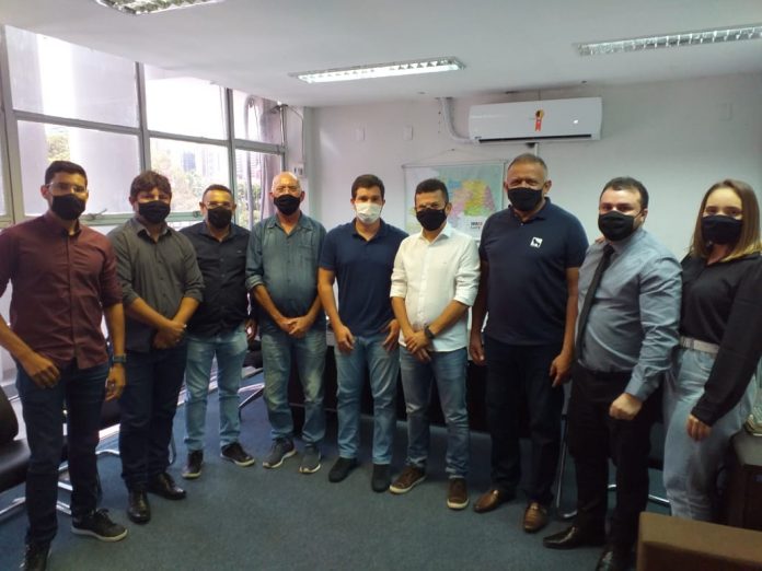 Em Natal prefeito Juninho Alves visita Idiarn para tornar Caraúbas área livre da mosca da fruta