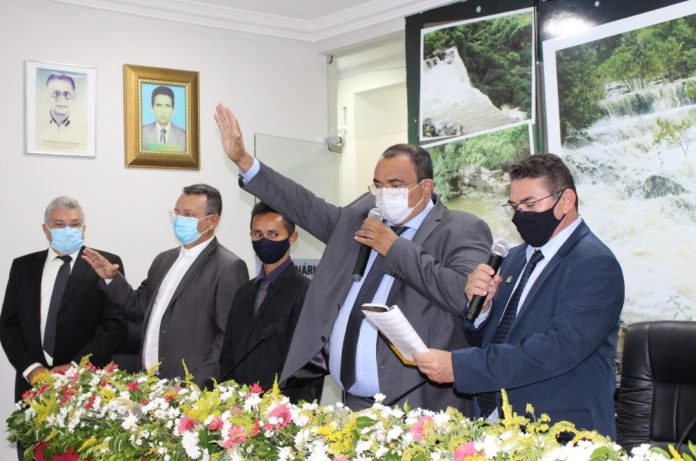 Prefeito Salomão Gomes é empossado para os próximos 4 anos em Felipe Guerra