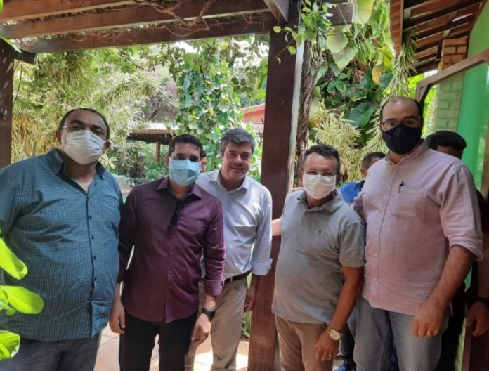 PREFEITO SALOMÃO GOMES VISITA EMPRESAS DA REGIÃO EM BUSCA DE OPORTUNIDADES PARA OS FELIPENSES