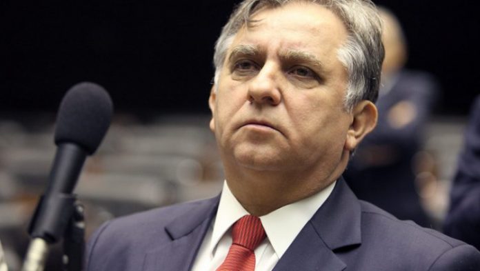 Questões regionais motivaram divisão do PSDB para eleição no Senado, diz Izalci Lucas