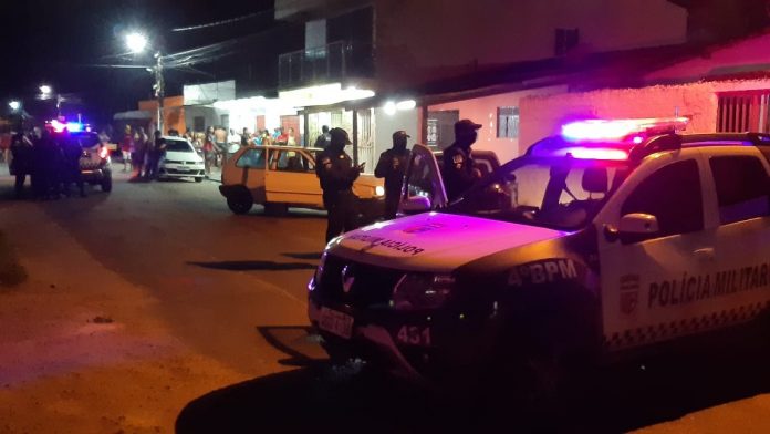 Suspeito de assalto é morto a tiros e tem carro saqueado na Zona Norte de Natal, diz PM