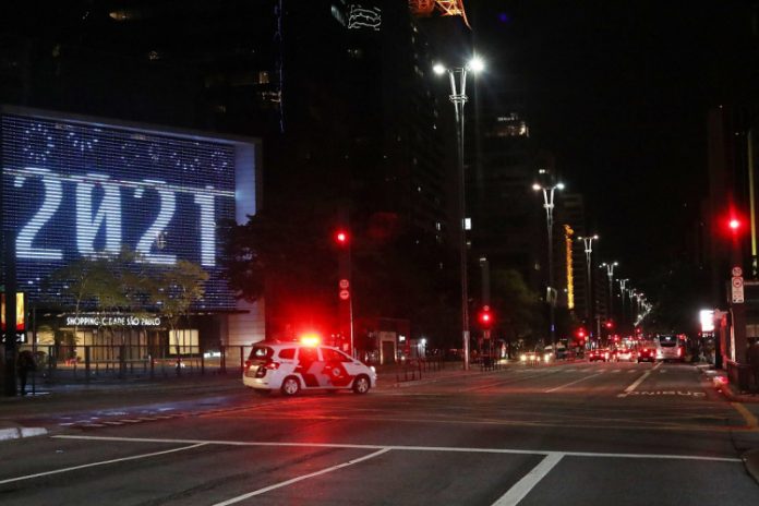 Em 2021, minha torcida é para que hipócritas deixem o ano nascer de fato