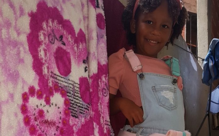 Menina morre atingida por tiro durante fogos no Rio de Janeiro