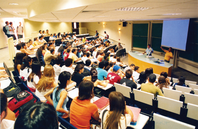 Brasil é capaz de produzir cérebros excepcionais, mas não oferece vagas atraentes para eles