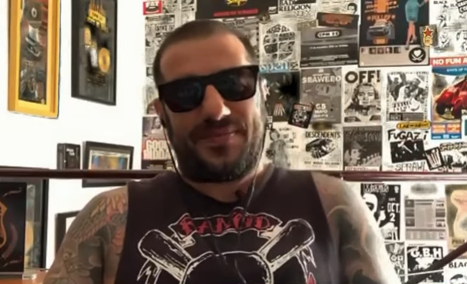 ‘Atitude inaceitável’, diz Badauí sobre afastamento de Japinha do CPM 22