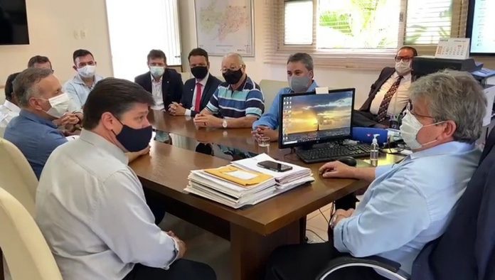 Em visita à PB, Baleia Rossi diz que ‘não existe uma bandeira pelo impeachment’ de Bolsonaro