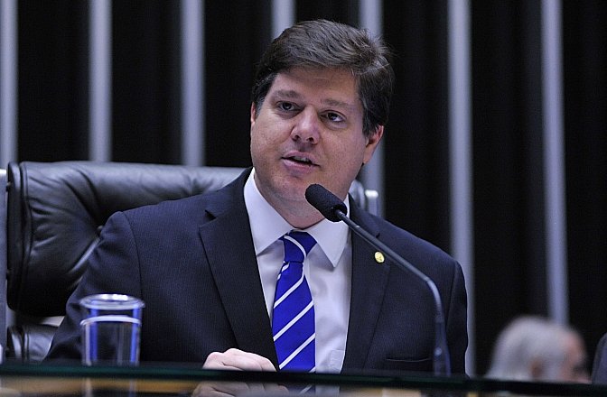 Por maioria, PT decide apoiar Baleia Rossi na corrida pela presidência da Câmara